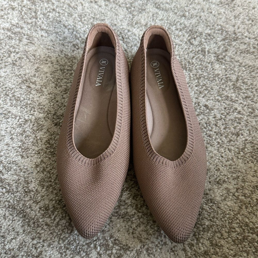 Vivaia Aria 5° Pointed-Toe Ballet Flats 36.5=6
